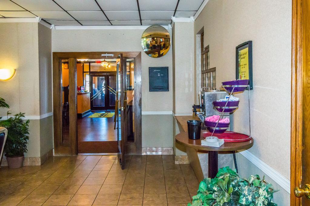Executive Inn Hotel And Conference Center Lawton Extérieur photo